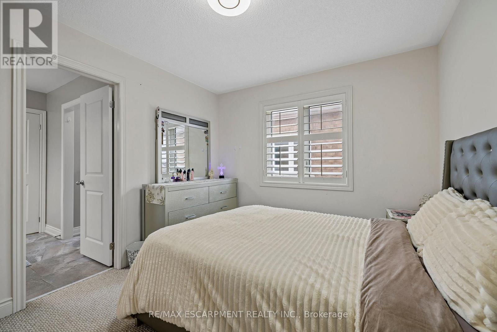 114 Chaumont Drive, Hamilton, ON - Indoor Photo Showing Bedroom
