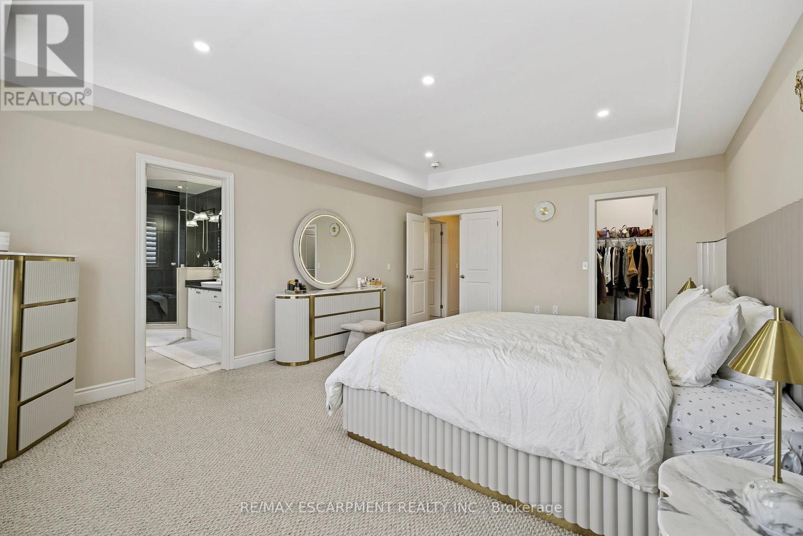 114 Chaumont Drive, Hamilton, ON - Indoor Photo Showing Bedroom