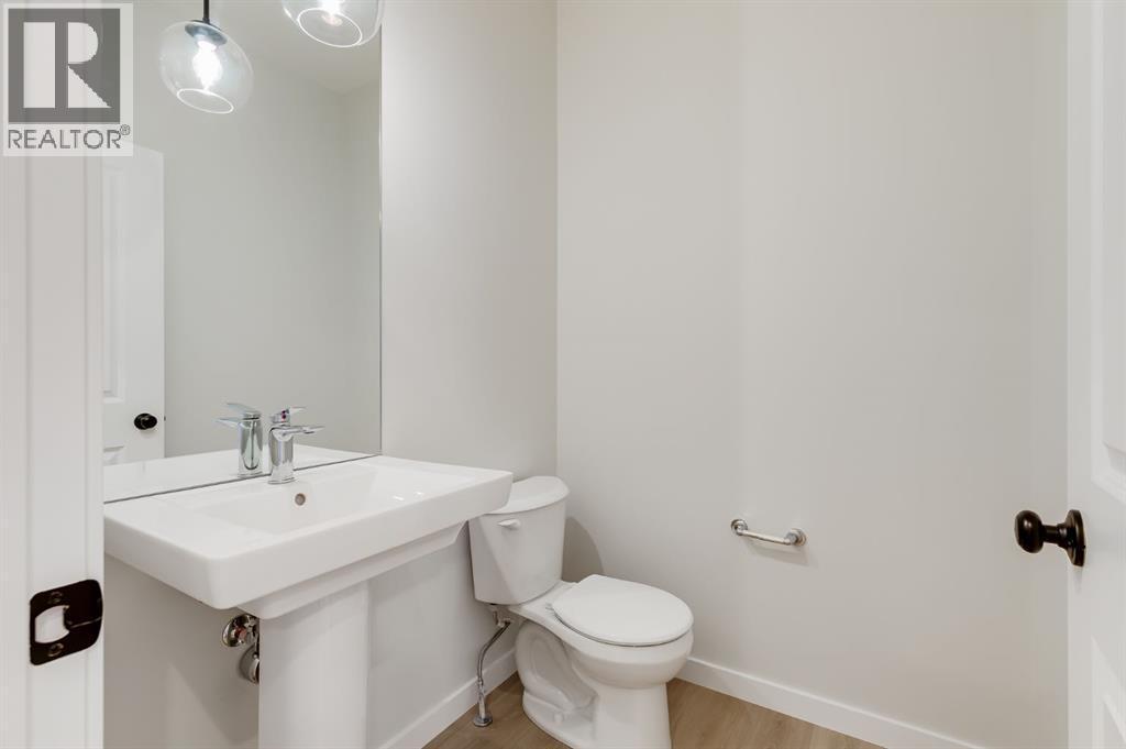 4054 Sawgrass Street Nw, Airdrie, AB - Indoor Photo Showing Bathroom
