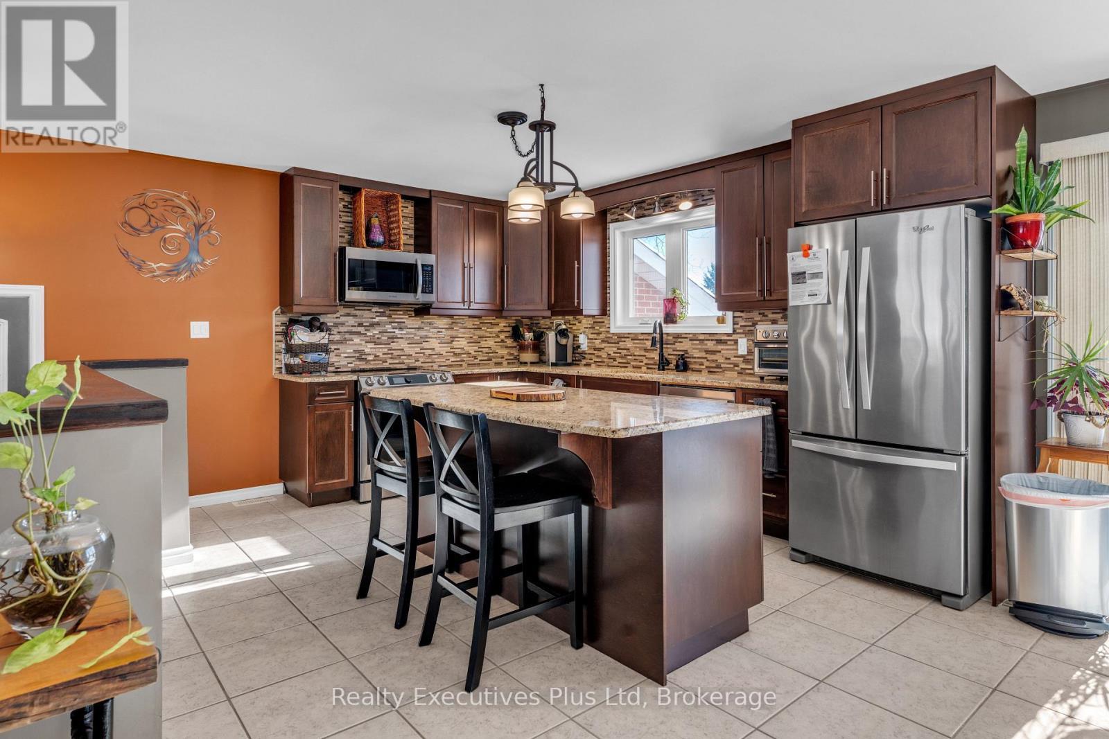 7050 County Road 2 Road, Loyalist (Lennox And Addington - South), ON - Indoor Photo Showing Other Room