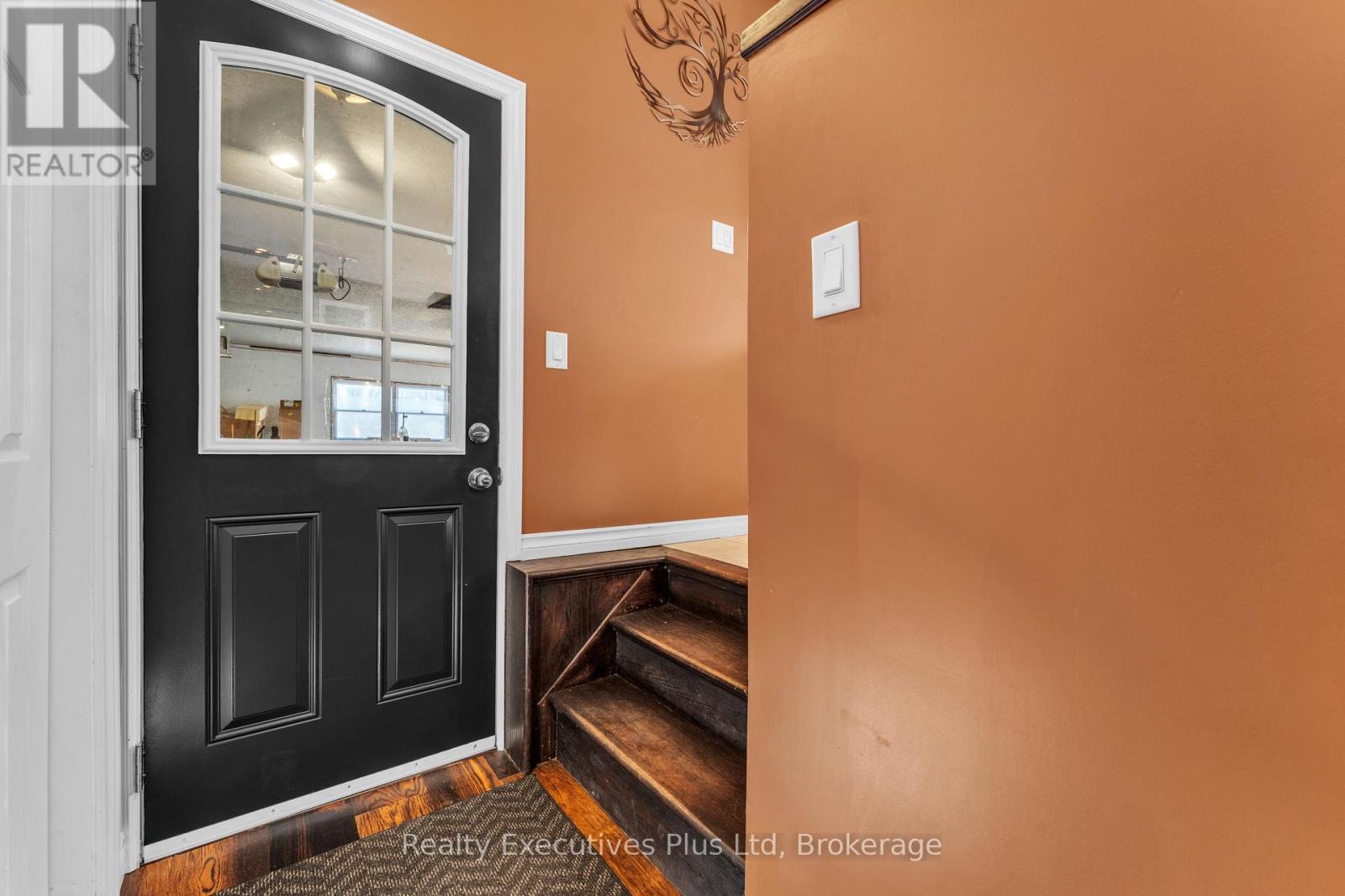 7050 County Road 2 Road, Loyalist (Lennox And Addington - South), ON - Indoor Photo Showing Other Room