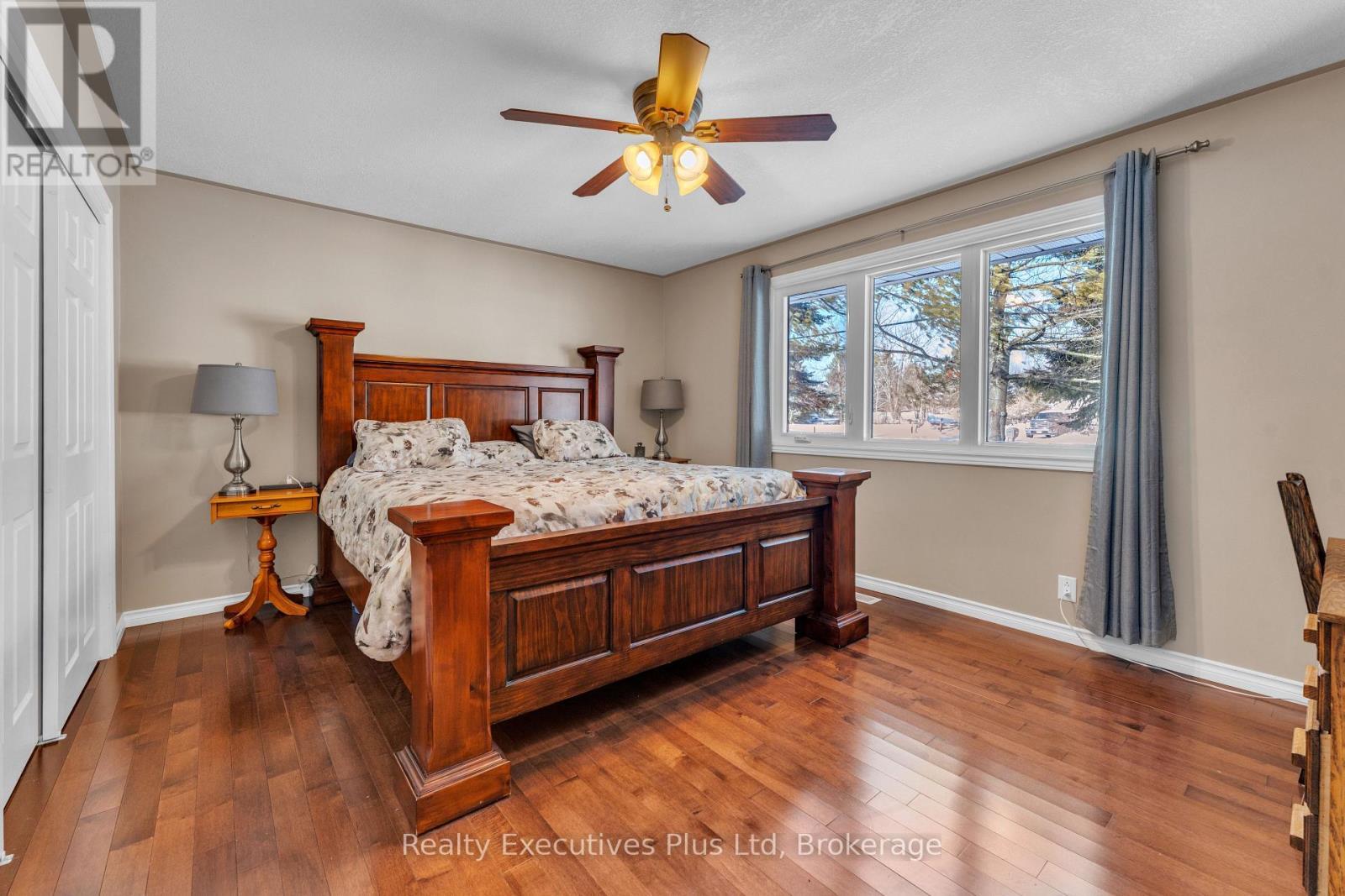 7050 County Road 2 Road, Loyalist (Lennox And Addington - South), ON - Indoor Photo Showing Bedroom