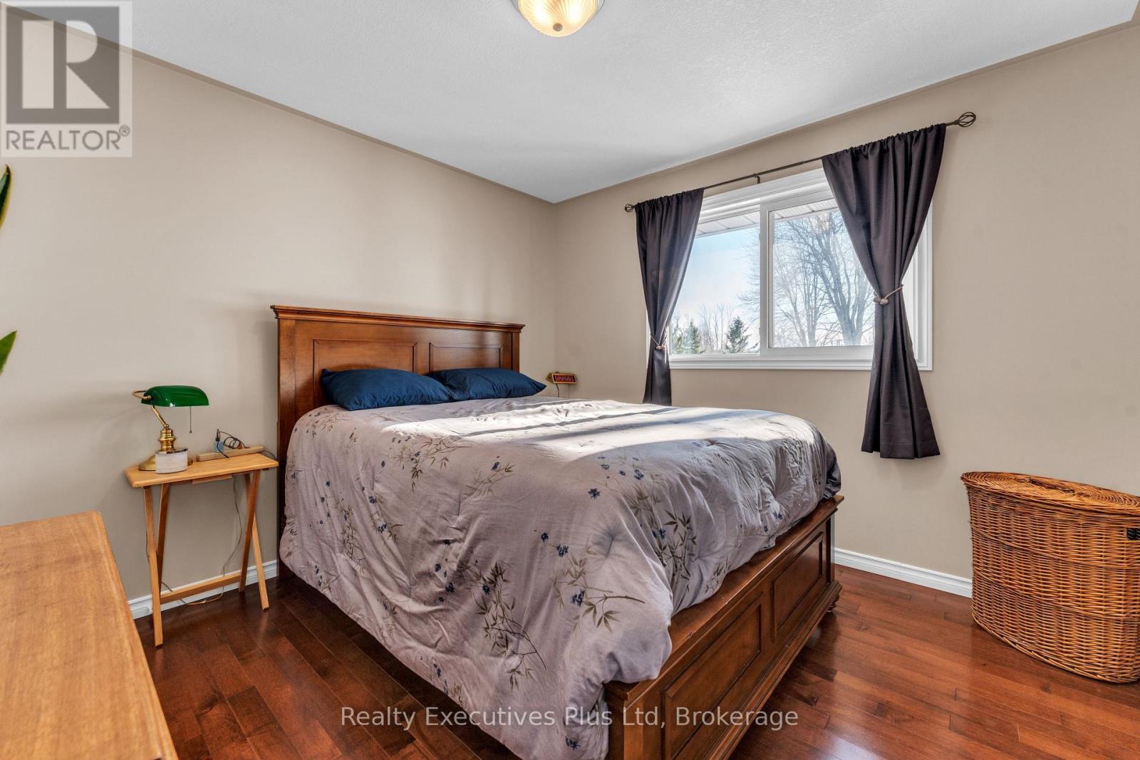 7050 County Road 2 Road, Loyalist (Lennox And Addington - South), ON - Indoor Photo Showing Bedroom