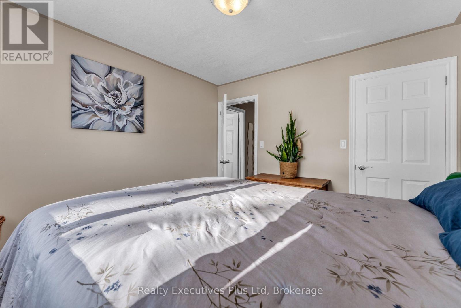 7050 County Road 2 Road, Loyalist (Lennox And Addington - South), ON - Indoor Photo Showing Bedroom