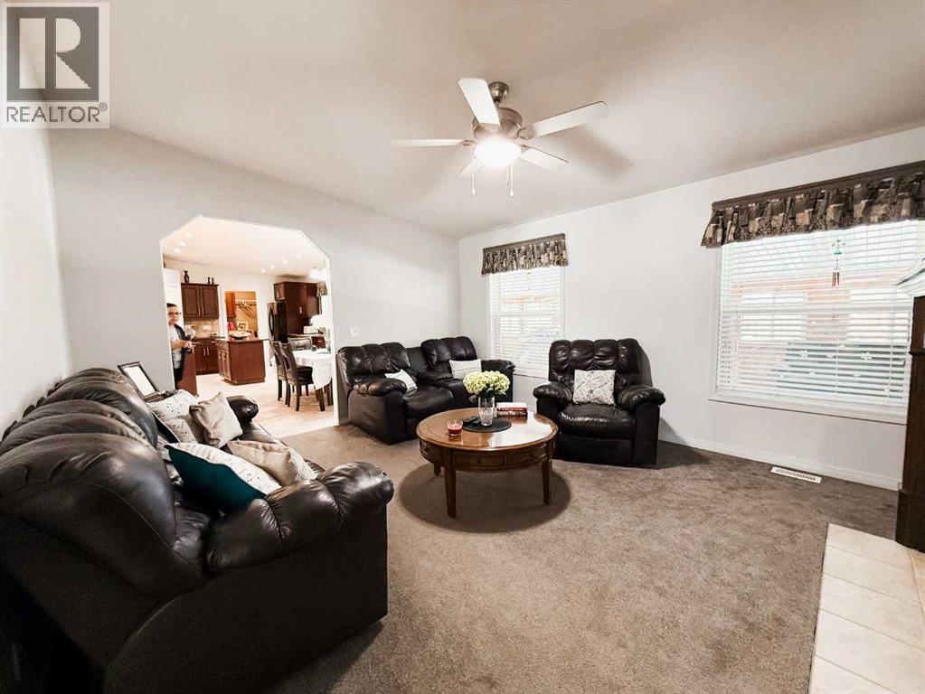 781004 42 Range, Rural Spirit River No. 133, M.D. Of, AB - Indoor Photo Showing Living Room