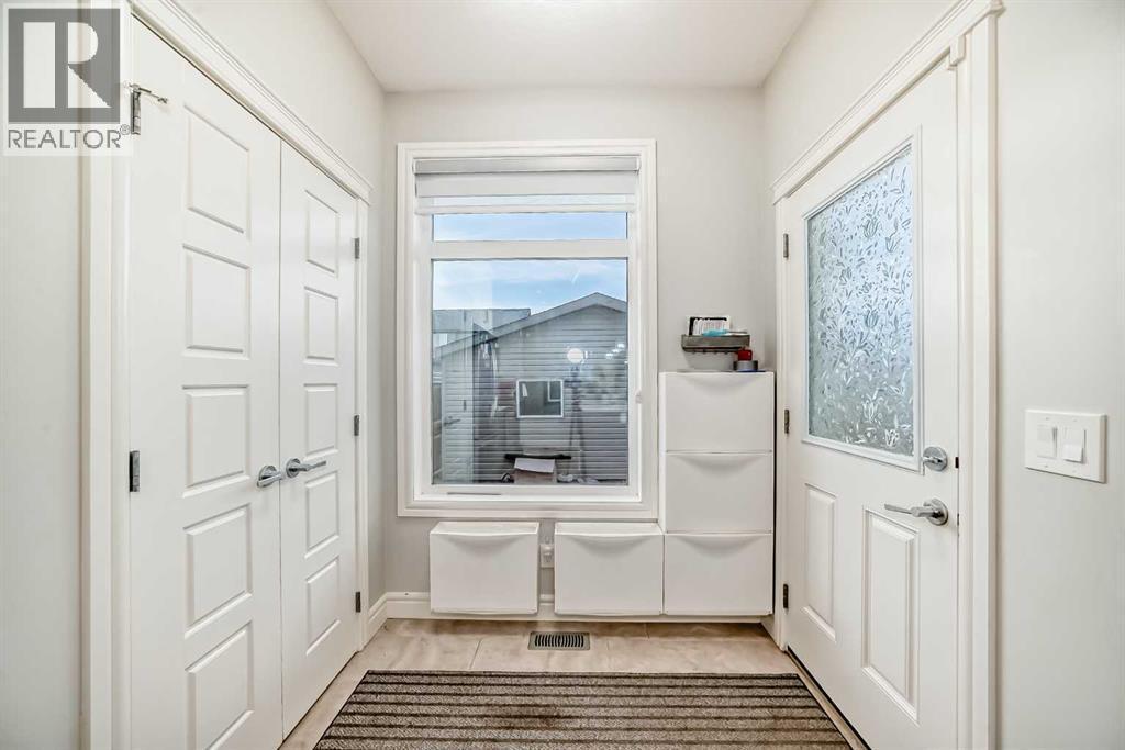 10097 46 Street Ne, Calgary, AB - Indoor Photo Showing Other Room