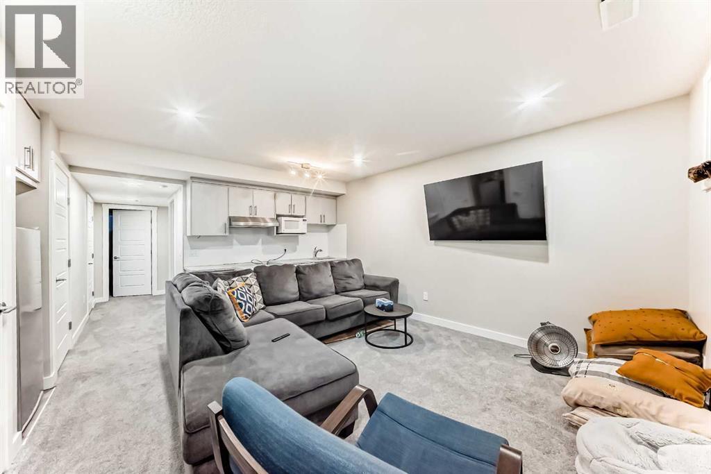 10097 46 Street Ne, Calgary, AB - Indoor