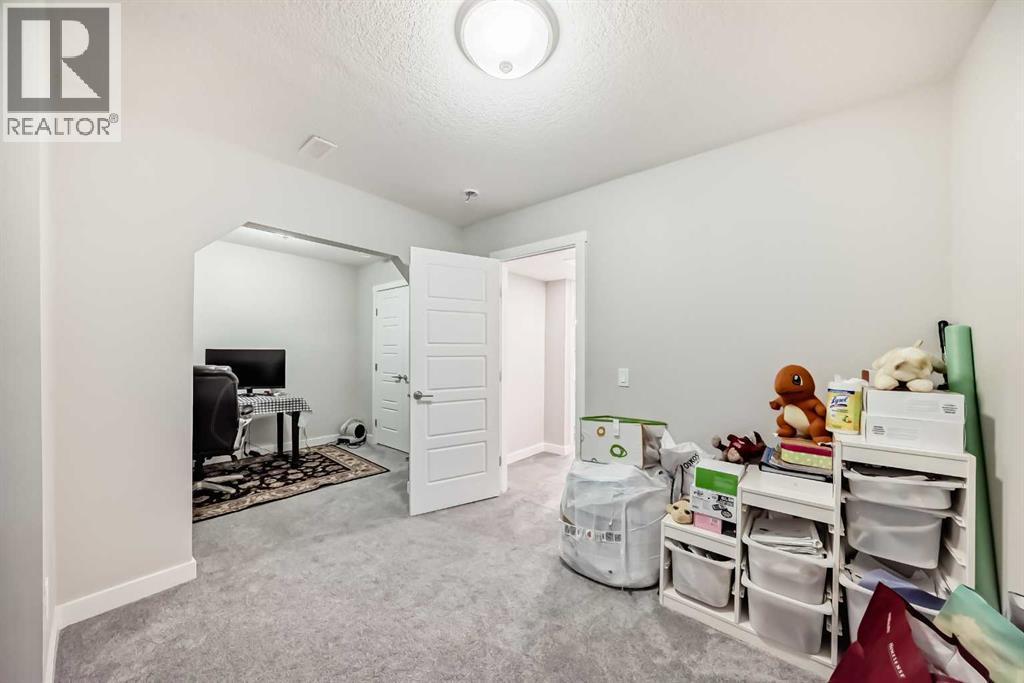 10097 46 Street Ne, Calgary, AB - Indoor