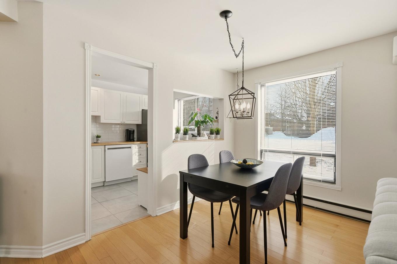 Salle à manger - 107-600 Rue Des Tilleuls, Saint-Bruno-De-Montarville, QC - Indoor Photo Showing Dining Room