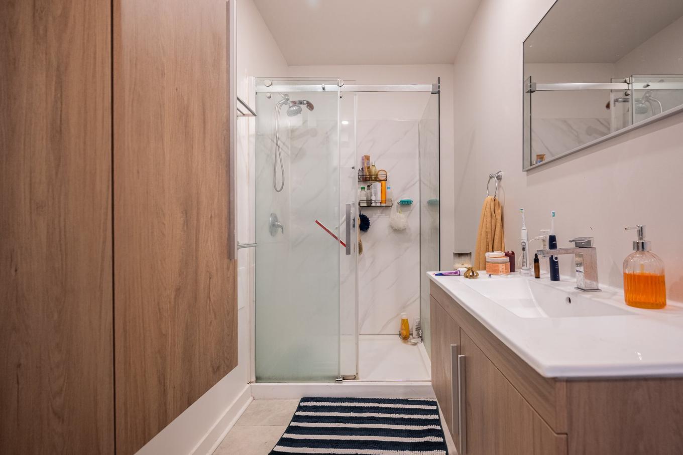 Salle de bains - 1715 Rue Sanguinet, Montréal (Ville-Marie), QC - Indoor Photo Showing Other Room