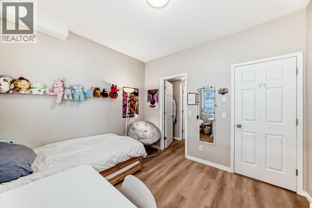 106, 628 56 Avenue Sw, Calgary, AB - Indoor Photo Showing Bedroom