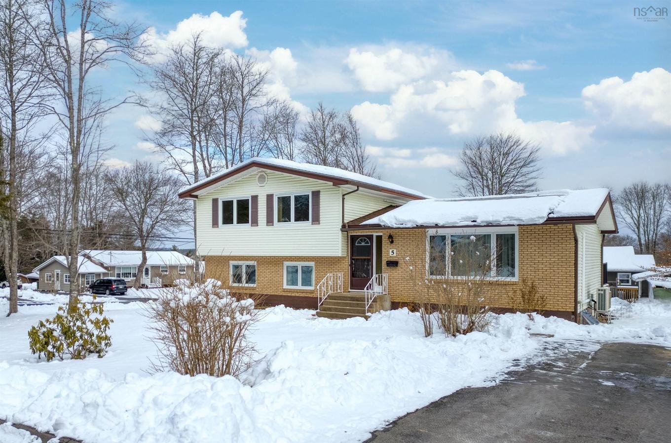 5 Alpine Drive, Bridgewater, NS