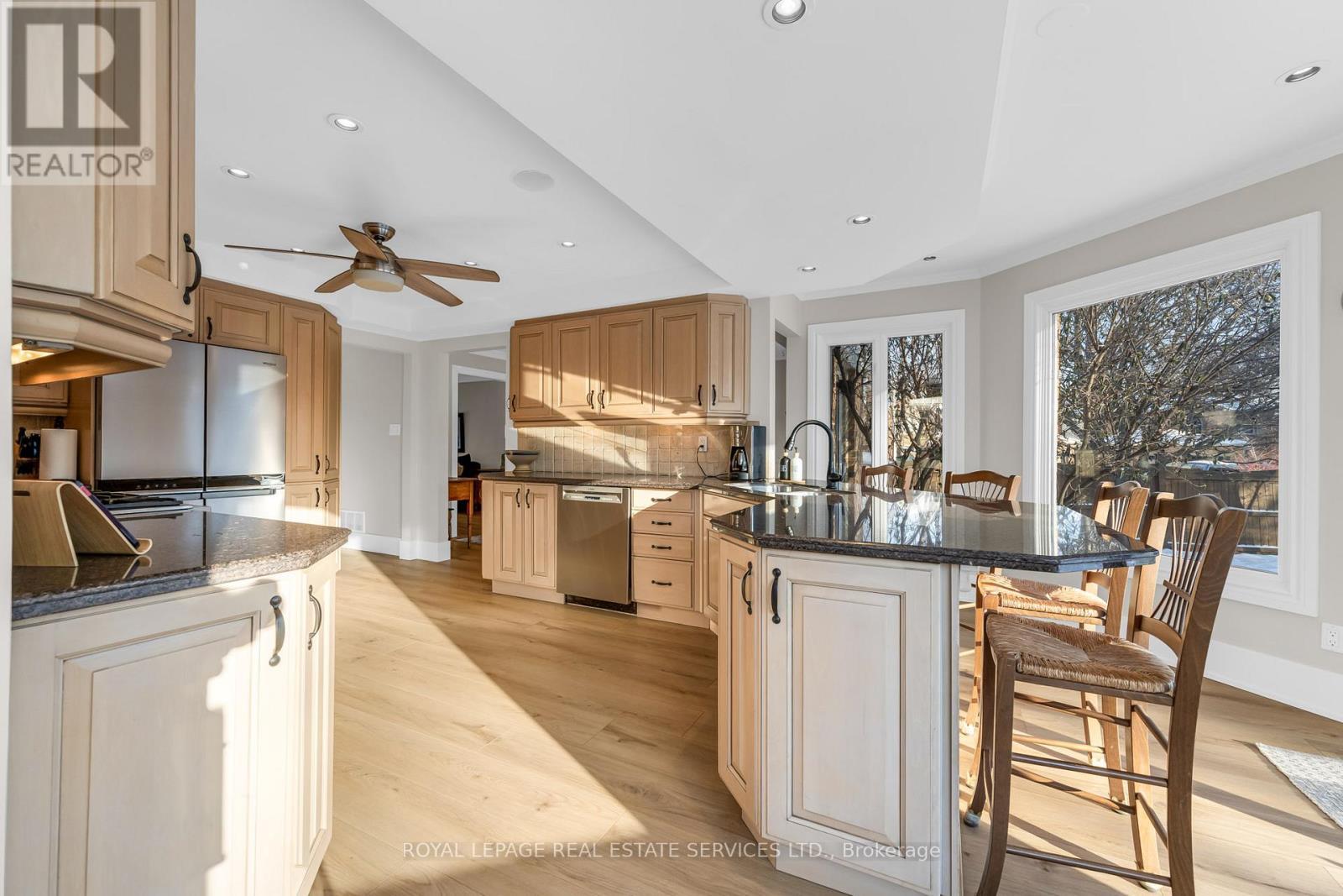 So many solid maple cabinets - 2131 Upland Drive, Burlington, ON - Indoor Photo Showing Kitchen