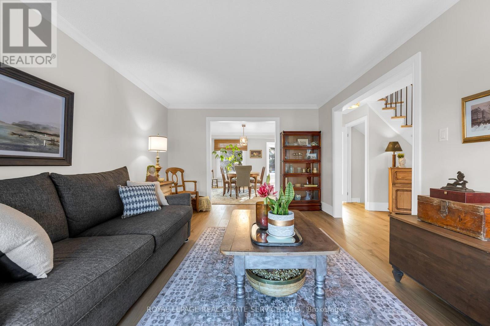 Living room open to the dining room - 2131 Upland Drive, Burlington, ON - Indoor Photo Showing Living Room