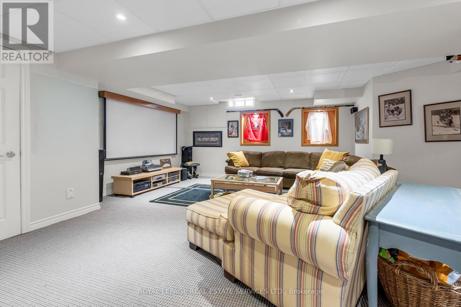 Projector and screen included - 2131 Upland Drive, Burlington, ON - Indoor