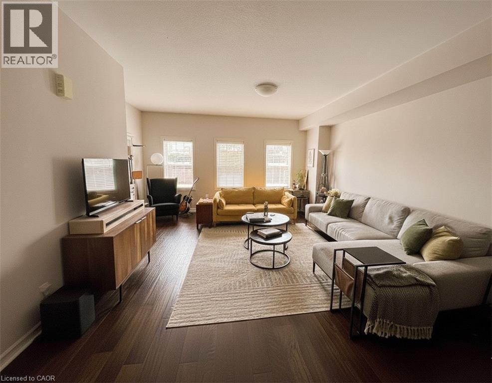 2nd floor/main level Living room (old photo) - 352 Louisa Street, Kitchener, ON - Indoor Photo Showing Living Room