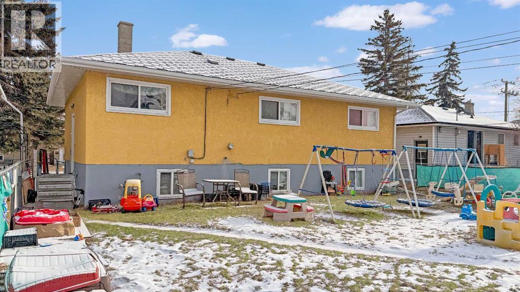 1827 39 Street Se, Calgary, AB - Outdoor