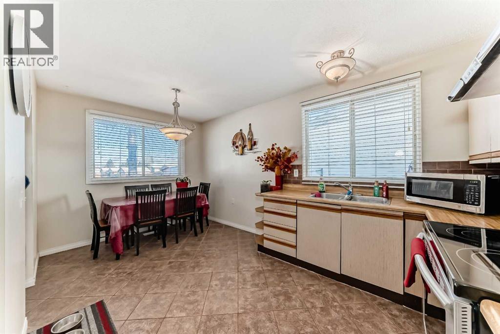 208 Bracewood Road Sw, Calgary, AB - Indoor