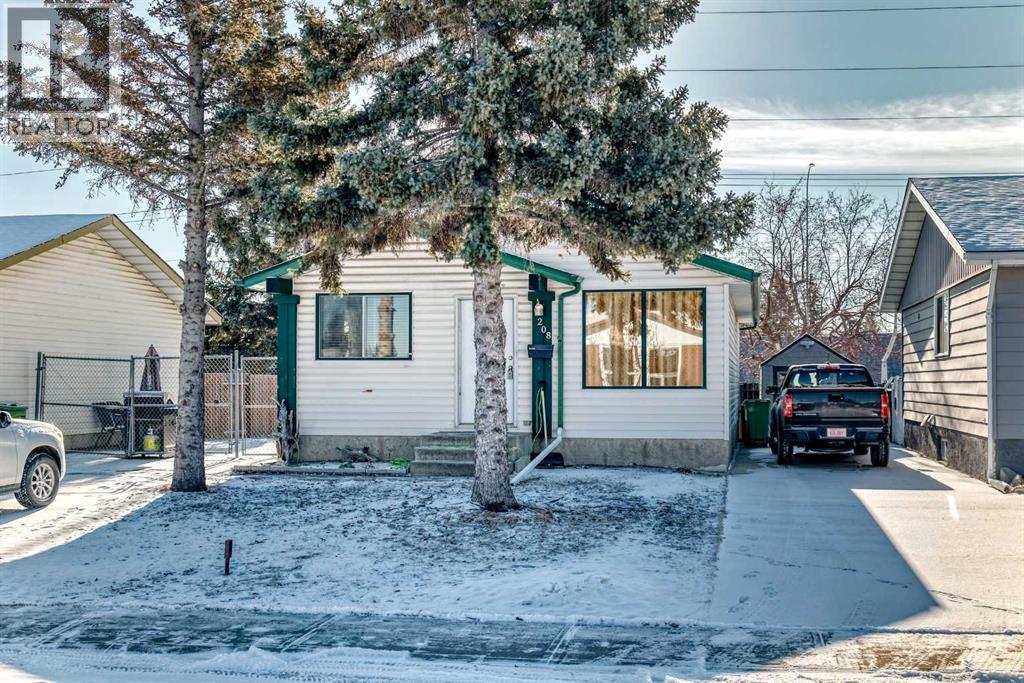 208 Bracewood Road Sw, Calgary, AB - Outdoor