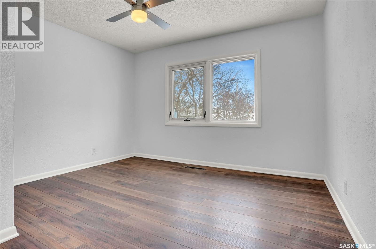 5336 5Th Avenue, Regina, SK - Indoor Photo Showing Other Room