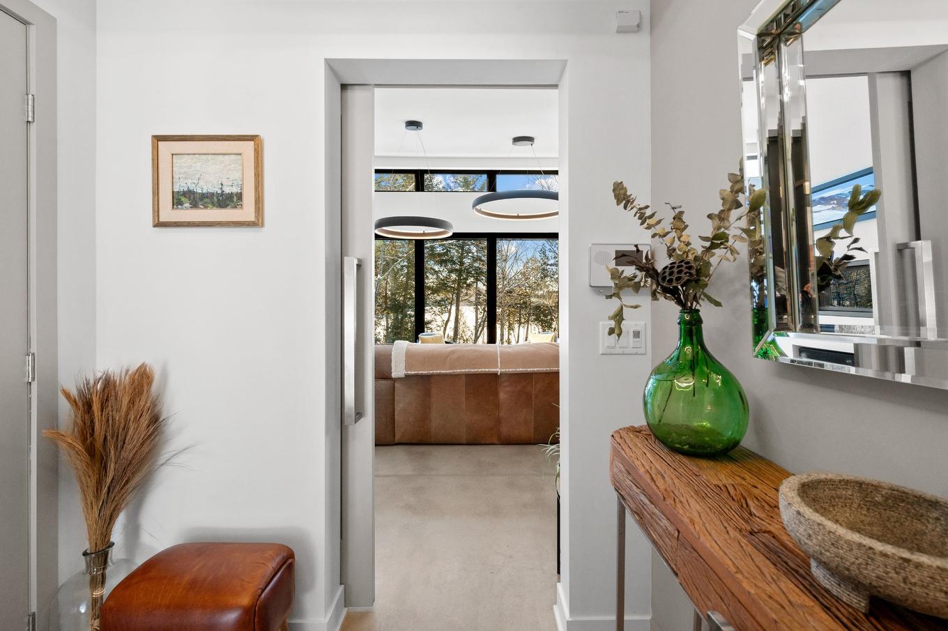 Hall d'entrée/Vestibule - 10 Ch. De L'Oxalis, Harrington, QC - Indoor Photo Showing Other Room