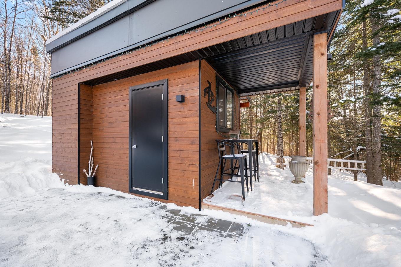 Remise - 10 Ch. De L'Oxalis, Harrington, QC - Outdoor With Exterior