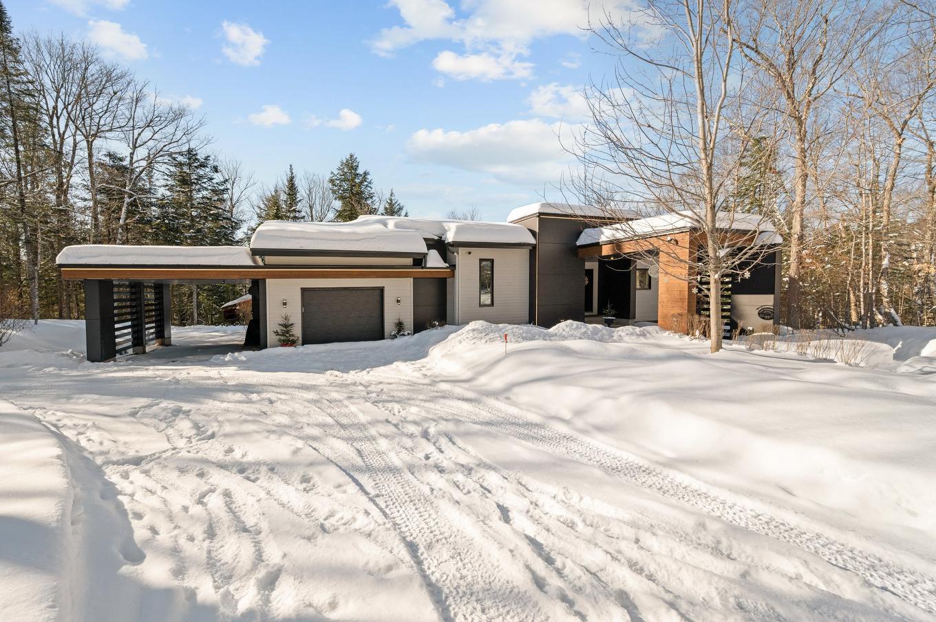 Façade - 10 Ch. De L'Oxalis, Harrington, QC - Outdoor With Facade