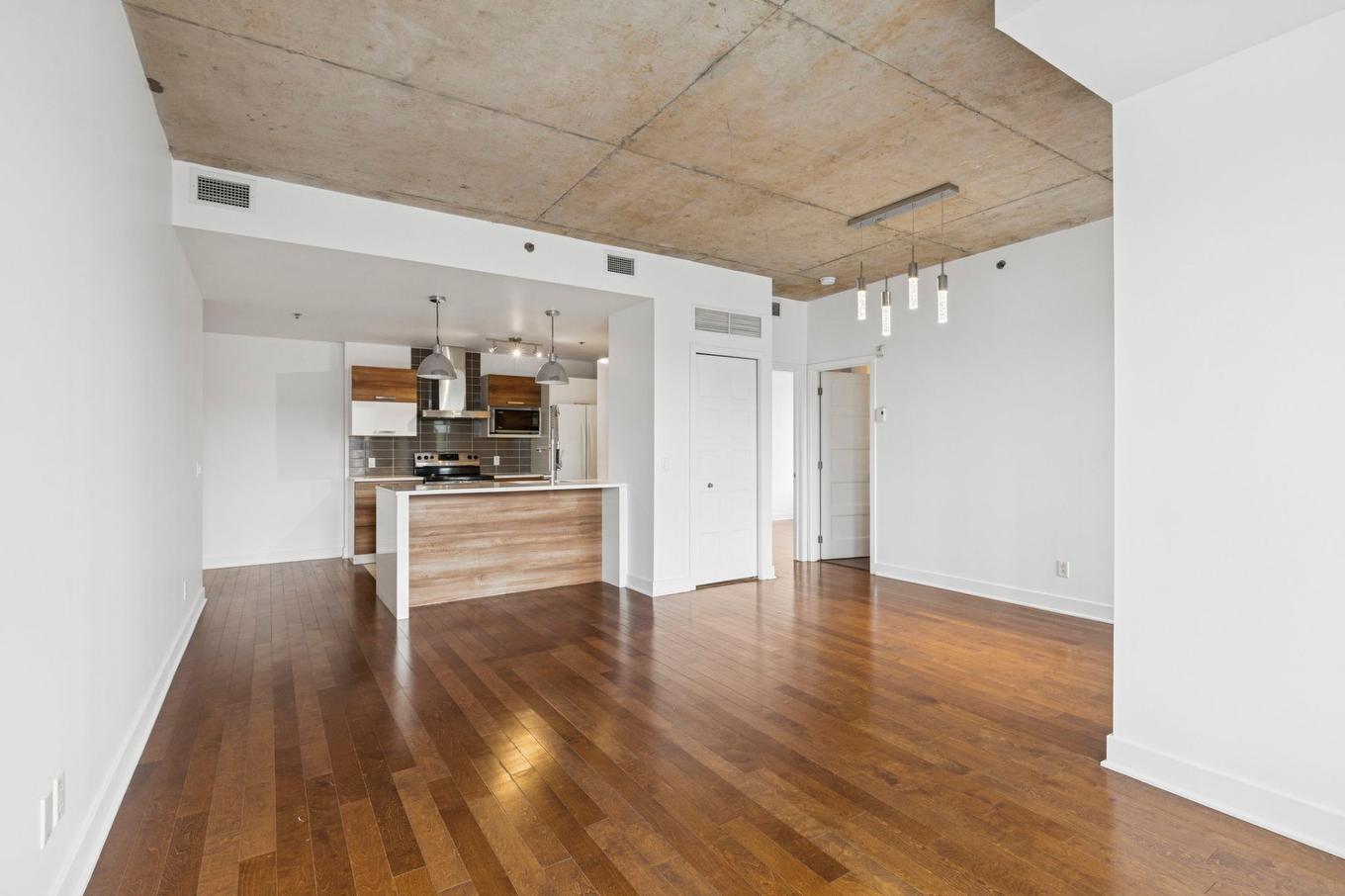 Vue d'ensemble - 611-377 Rue Des Seigneurs, Montréal (Le Sud-Ouest), QC - Indoor Photo Showing Kitchen