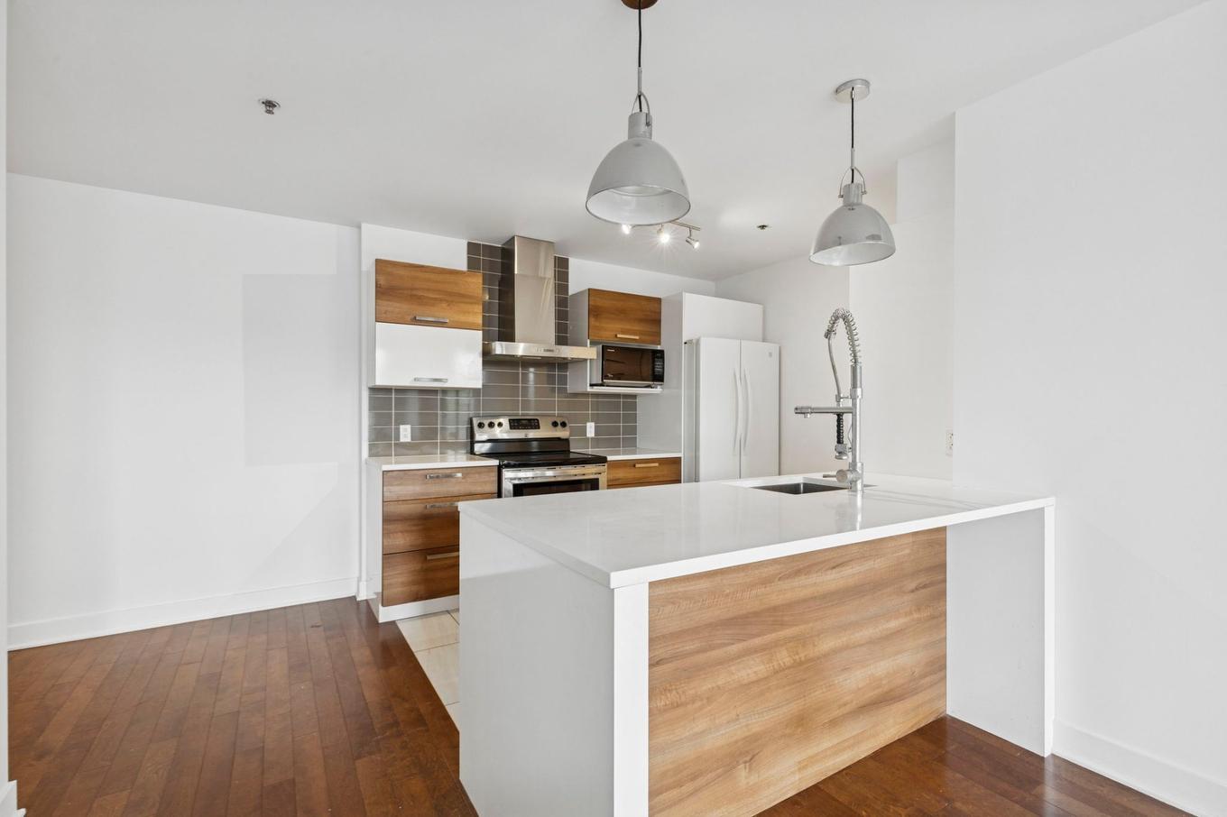 Cuisine - 611-377 Rue Des Seigneurs, Montréal (Le Sud-Ouest), QC - Indoor Photo Showing Kitchen