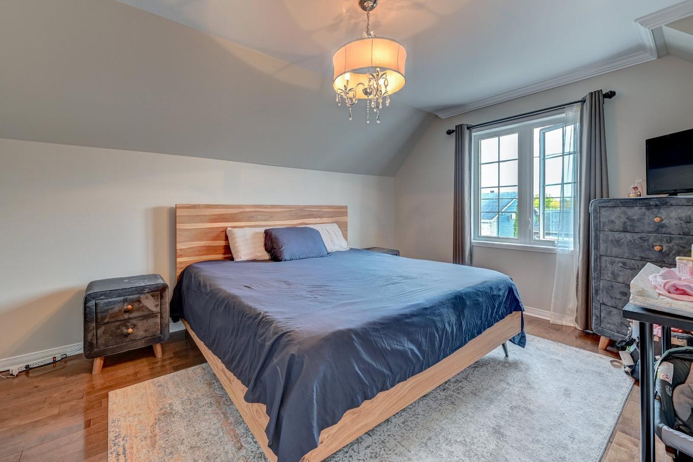 Primary bedroom - 51 Rue Sicard, Laval (Auteuil), QC - Indoor Photo Showing Bedroom