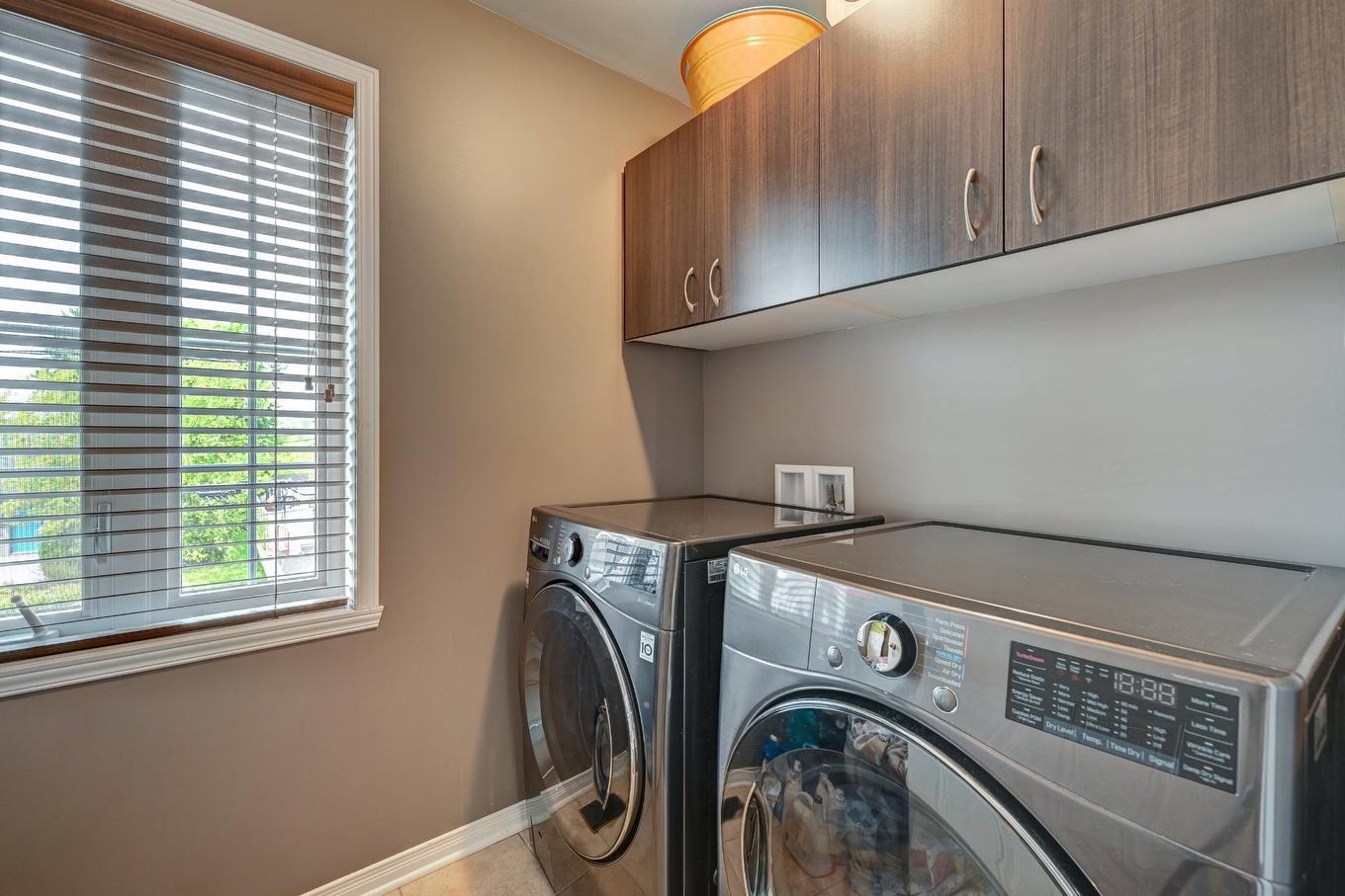 Laundry room - 51 Rue Sicard, Laval (Auteuil), QC - Indoor Photo Showing Laundry Room