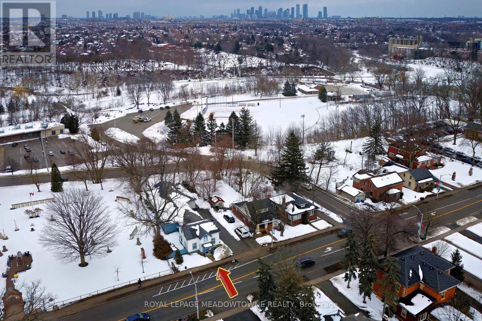 307 Queen Street S, Mississauga, ON - Outdoor With View