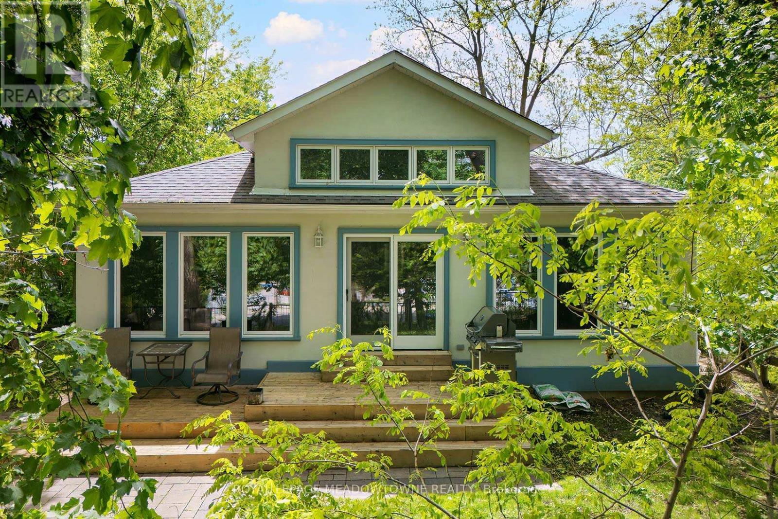 307 Queen Street S, Mississauga, ON - Outdoor