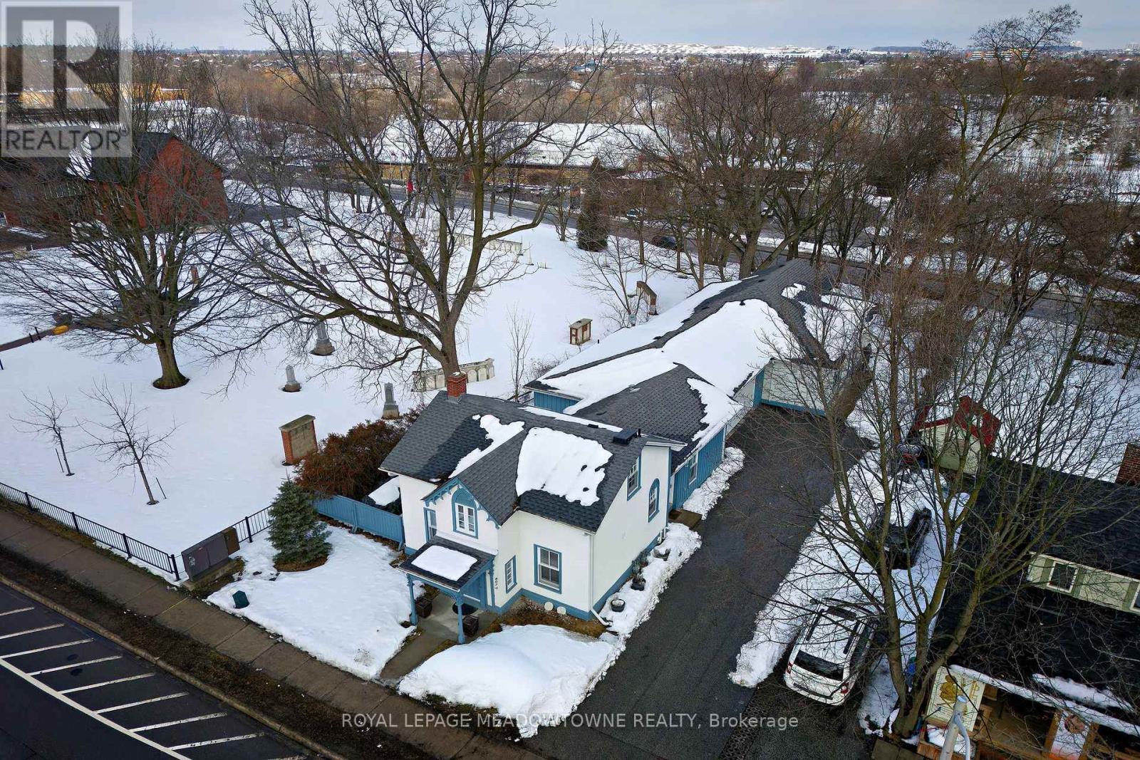 307 Queen Street S, Mississauga, ON - Outdoor With View