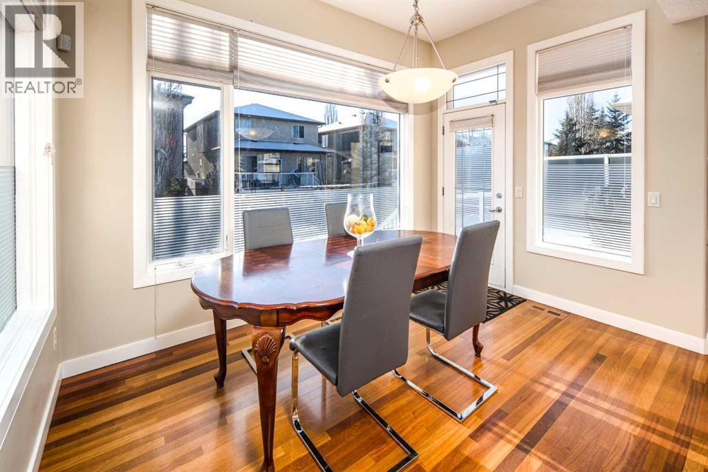 135 Everglade Circle Sw, Calgary, AB - Indoor Photo Showing Dining Room
