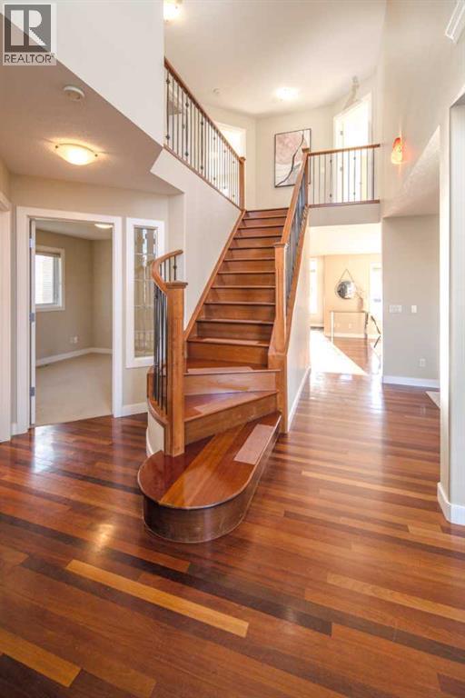 135 Everglade Circle Sw, Calgary, AB - Indoor Photo Showing Other Room