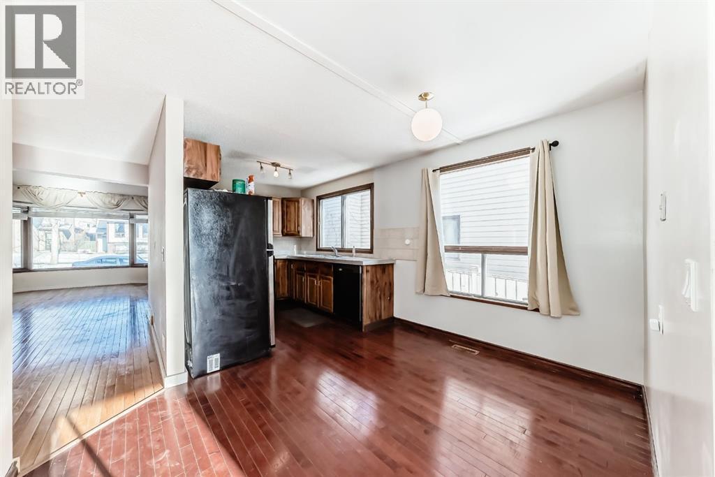 8007 Ranchview Drive Nw, Calgary, AB - Indoor Photo Showing Other Room