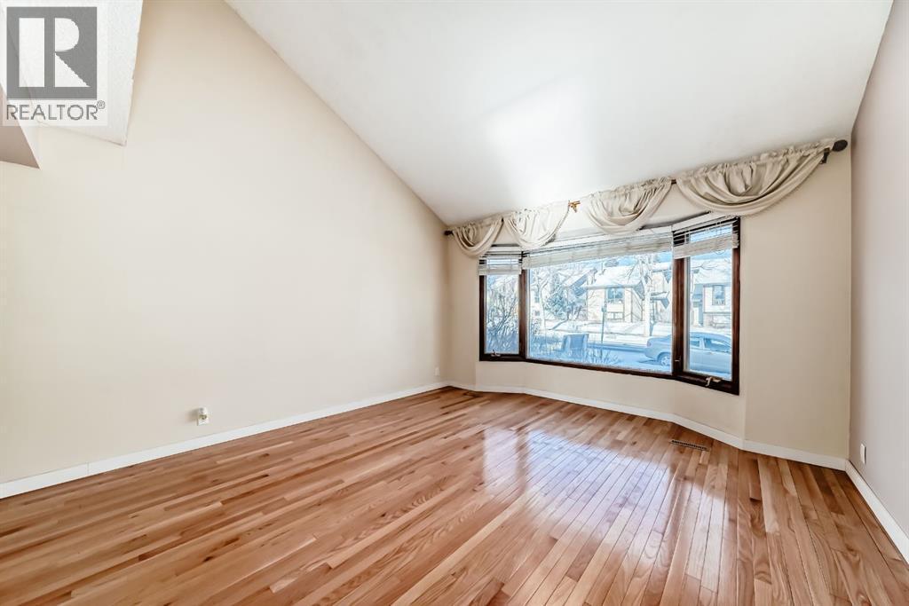 8007 Ranchview Drive Nw, Calgary, AB - Indoor Photo Showing Other Room