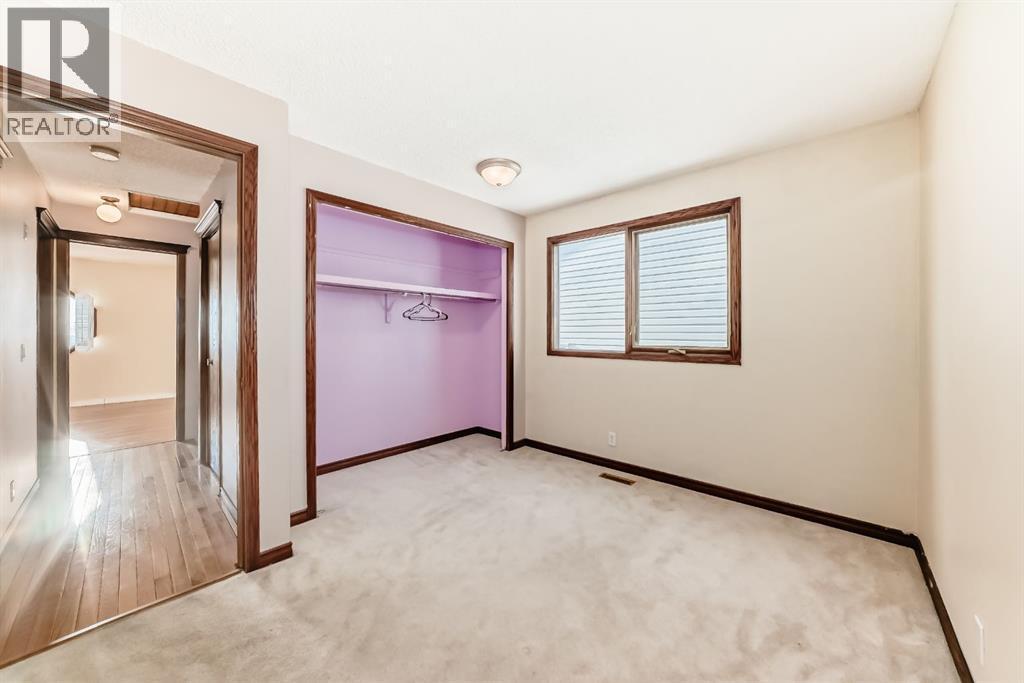 8007 Ranchview Drive Nw, Calgary, AB - Indoor Photo Showing Other Room