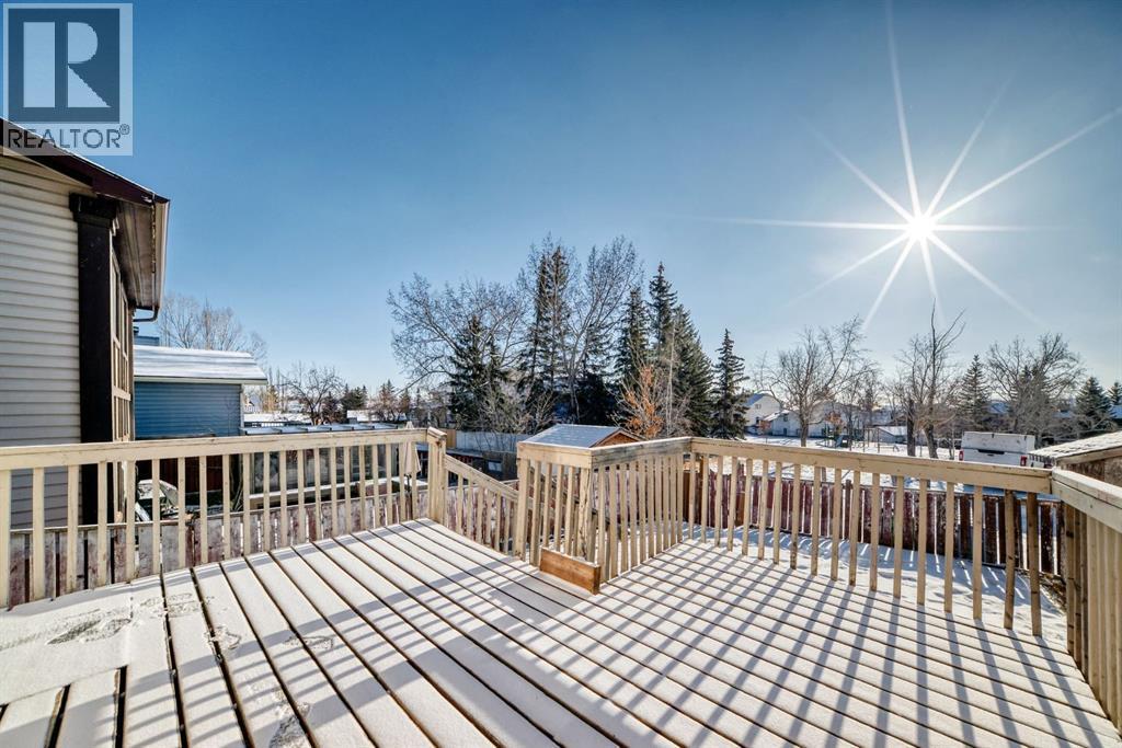 8007 Ranchview Drive Nw, Calgary, AB - Outdoor With Exterior