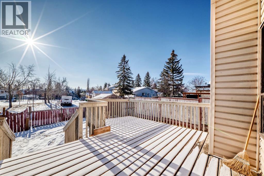 8007 Ranchview Drive Nw, Calgary, AB - Outdoor With Exterior