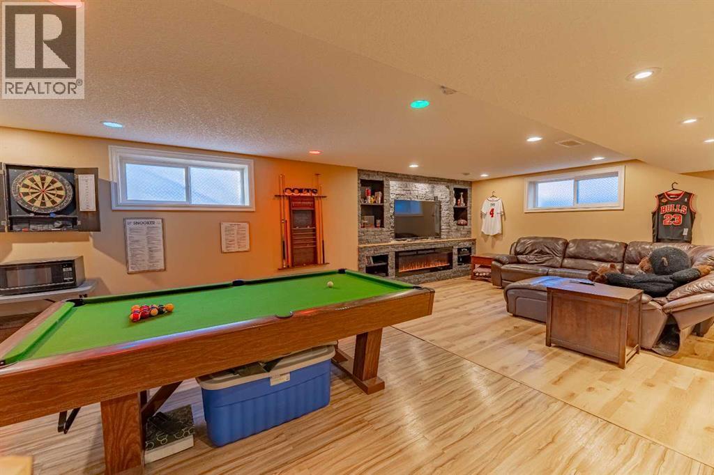 142 West Pointe Circle, Cochrane, AB - Indoor Photo Showing Other Room