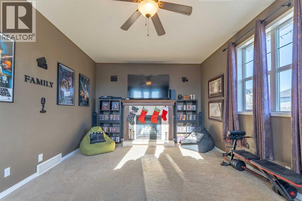 142 West Pointe Circle, Cochrane, AB - Indoor Photo Showing Other Room