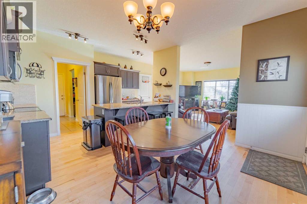 142 West Pointe Circle, Cochrane, AB - Indoor Photo Showing Dining Room