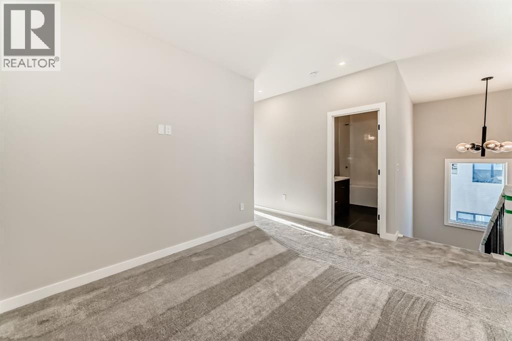 504 Heritage Boulevard, Cochrane, AB - Indoor