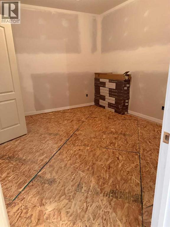 Basement DEN - 139 Evansglen Circle Nw, Calgary, AB - Indoor Photo Showing Other Room