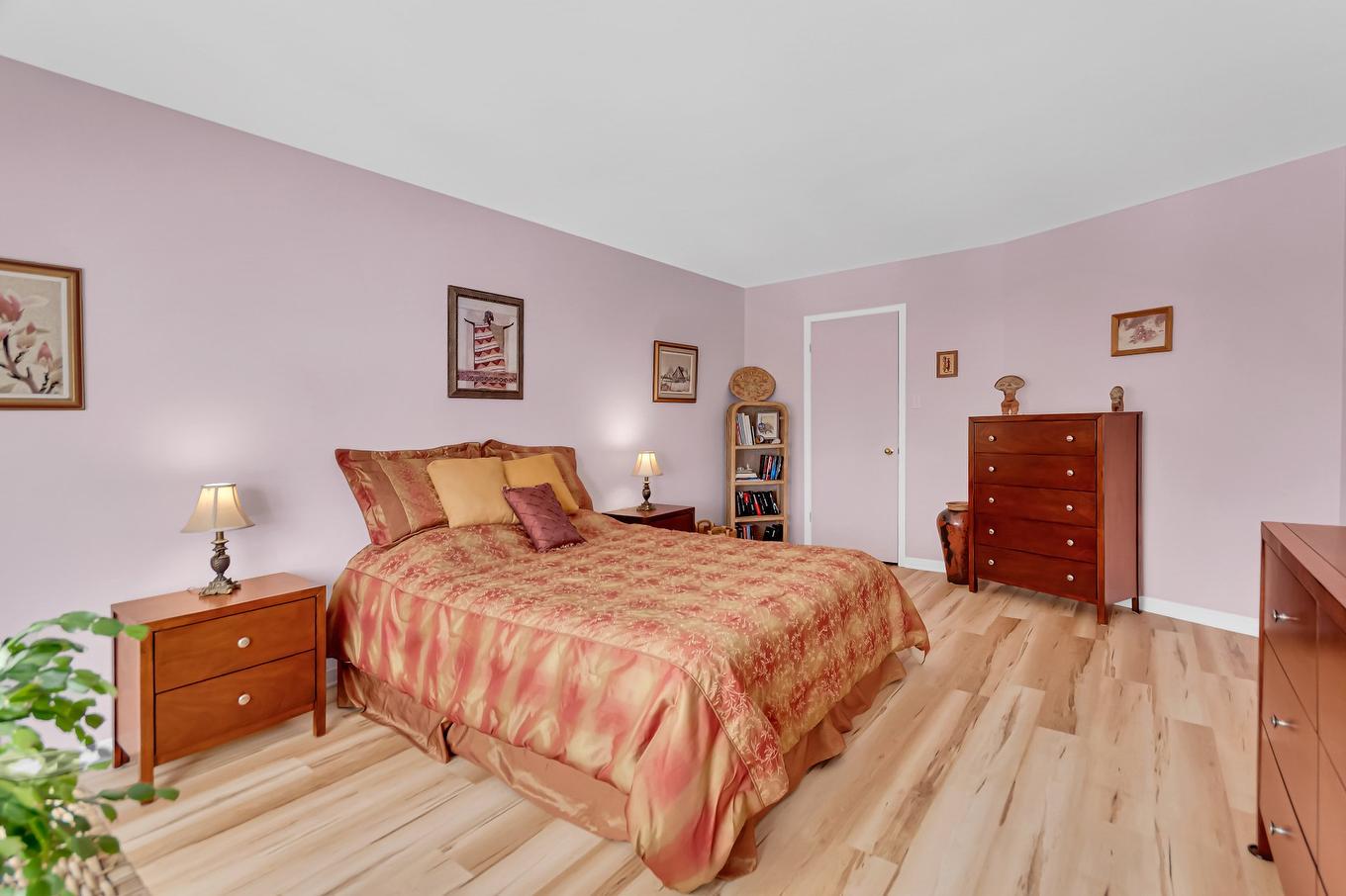Primary bedroom - 12 Rue Gédéon-Létourneau, Saint-Basile-Le-Grand, QC - Indoor Photo Showing Bedroom
