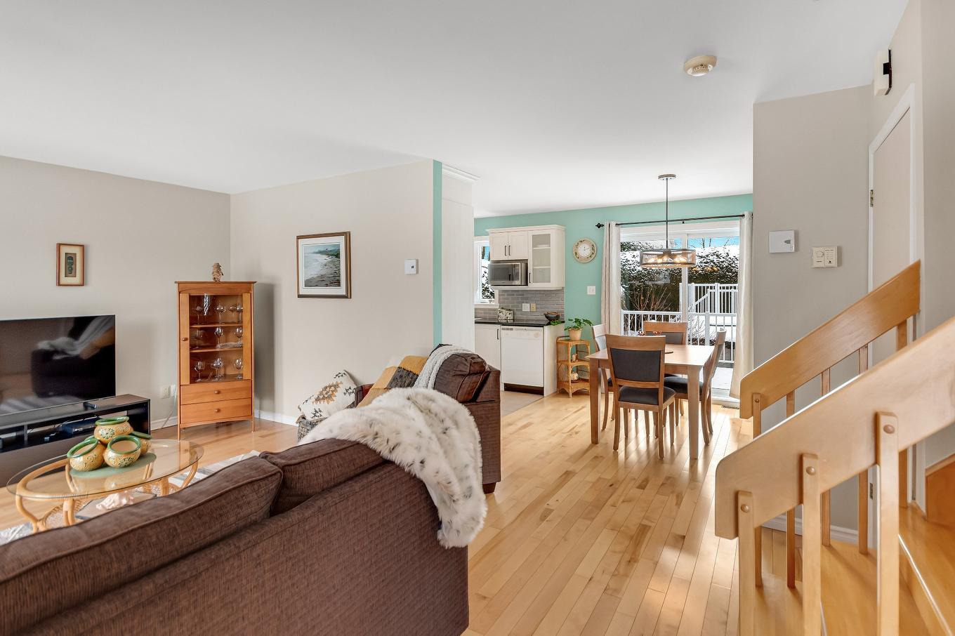 Overall view - 12 Rue Gédéon-Létourneau, Saint-Basile-Le-Grand, QC - Indoor Photo Showing Living Room