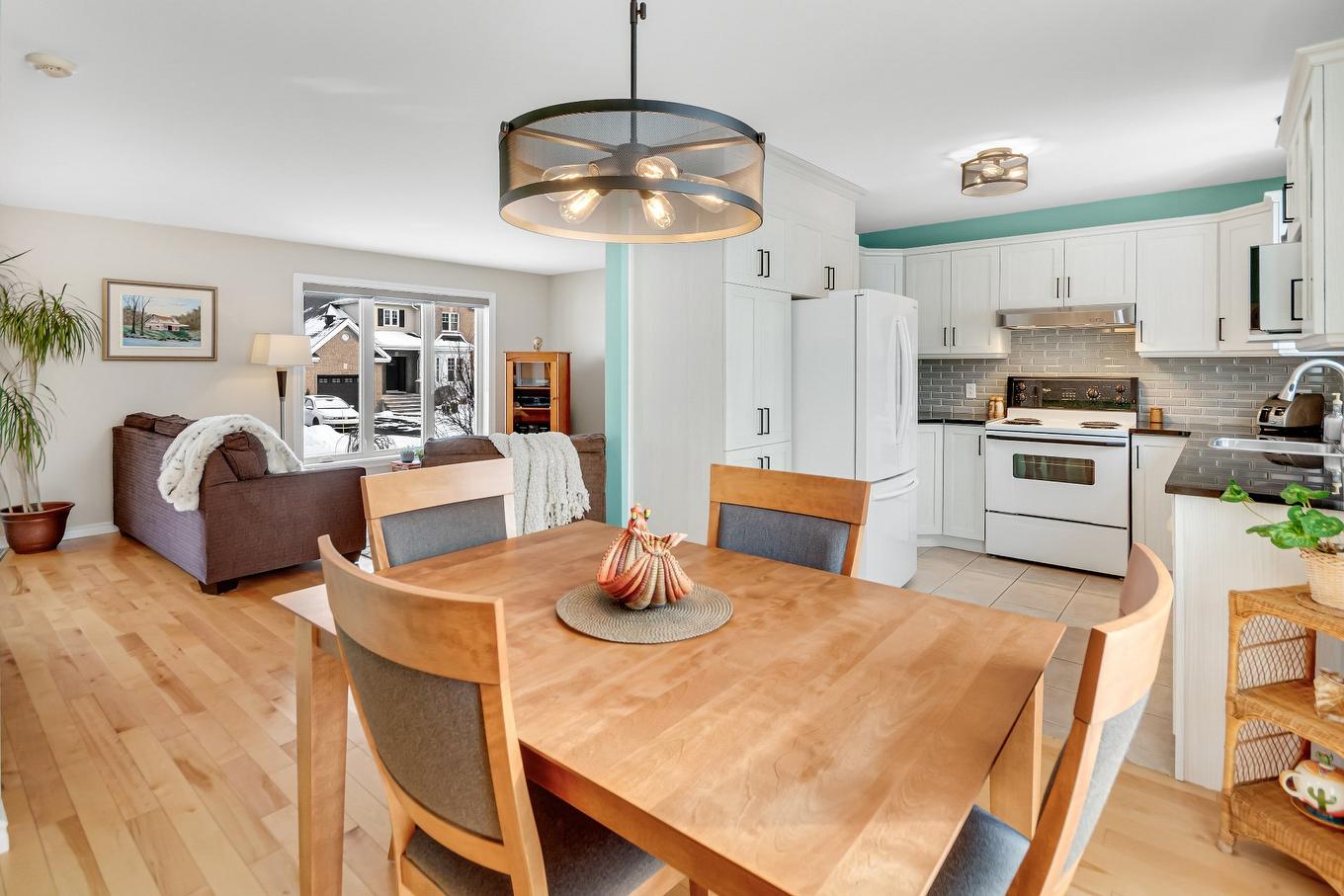 Dining room - 12 Rue Gédéon-Létourneau, Saint-Basile-Le-Grand, QC - Indoor