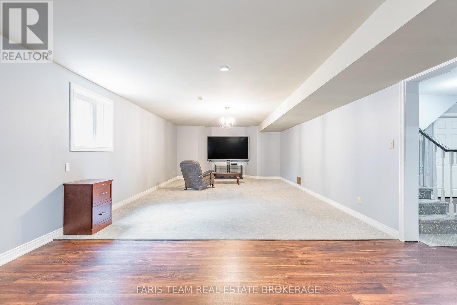 32 Cairns Boulevard, Springwater, ON - Indoor